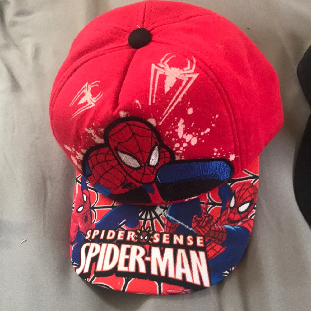 Red spider man hat great condition